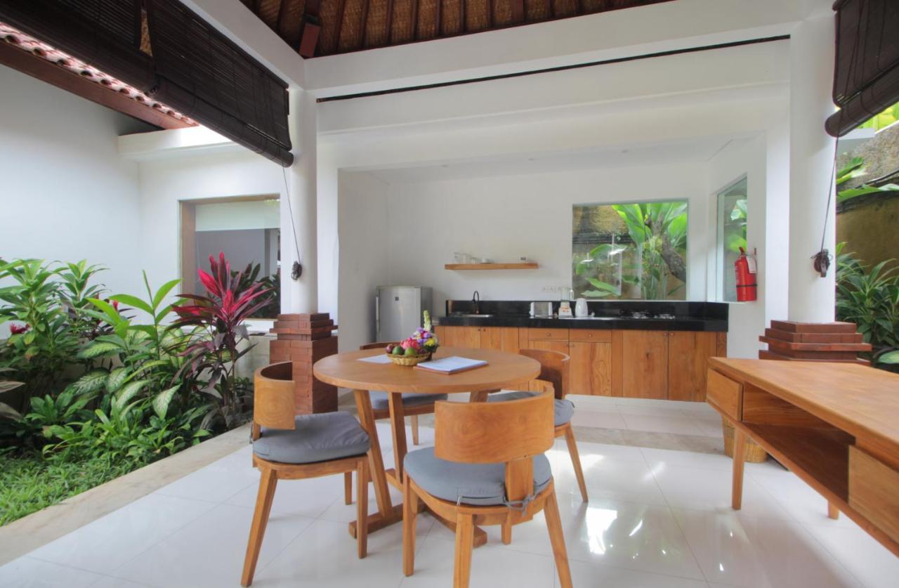 Sagara Villas And Suites Sanur By Ahm Buitenkant foto A villa in Bali