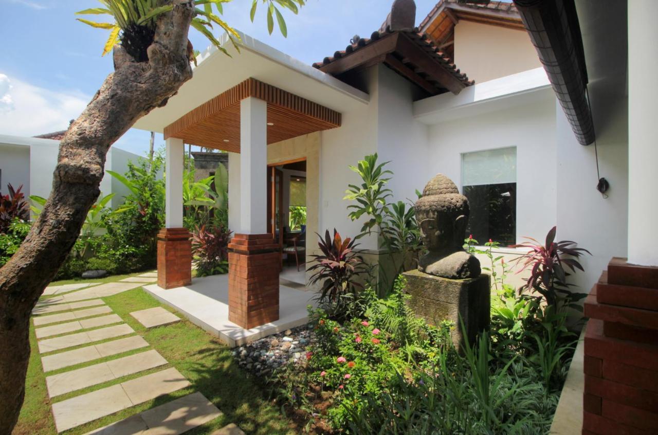 Sagara Villas And Suites Sanur By Ahm Buitenkant foto A villa in Bali