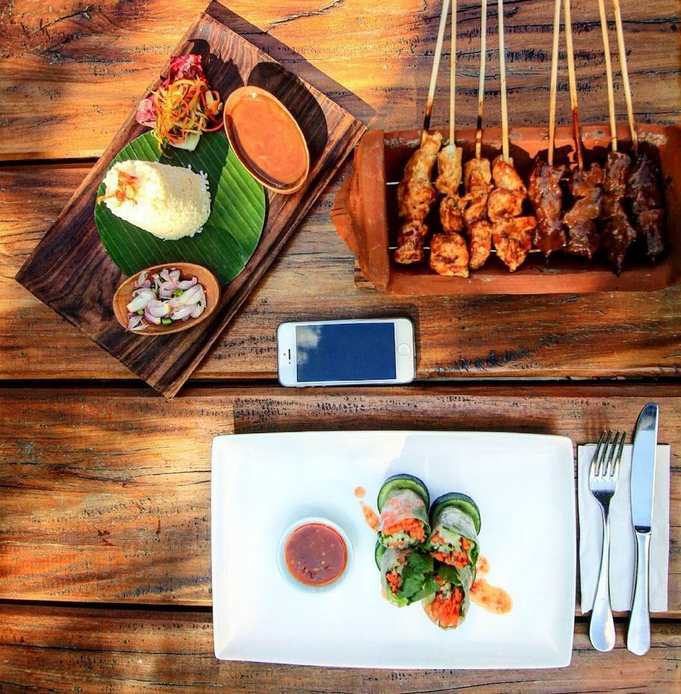 Sagara Villas And Suites Sanur By Ahm Buitenkant foto Thai food