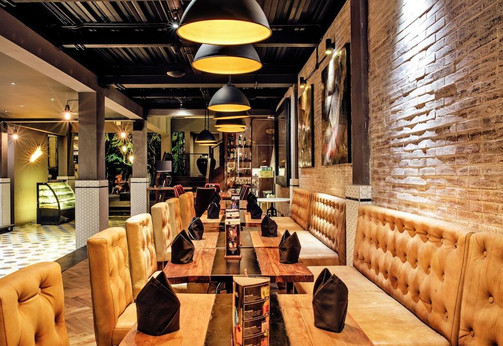 Sagara Villas And Suites Sanur By Ahm Buitenkant foto The interior of the restaurant